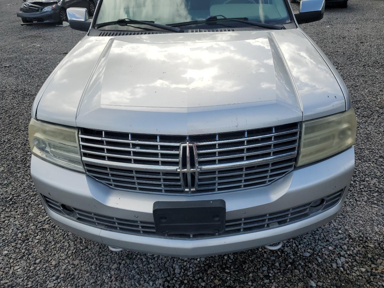 2010 Lincoln Navigator VIN 5LMJJ2J50AEJ05058 Copart auction photo, water/flood damage thumbnail 12
