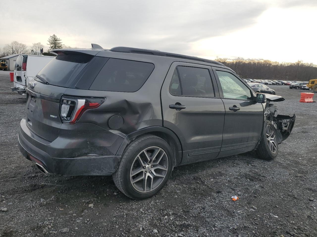 2016 Ford Explorer VIN 1FM5K8GT7GGA60224 Copart auction photo, front end / rear end damage thumbnail 3