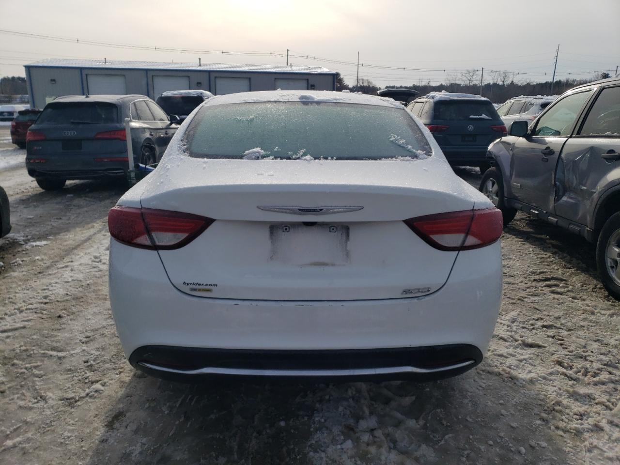 2016 Chrysler 200 VIN 1C3CCCAB3GN152586 Copart auction photo, front end / minor dent/scratches damage thumbnail 6