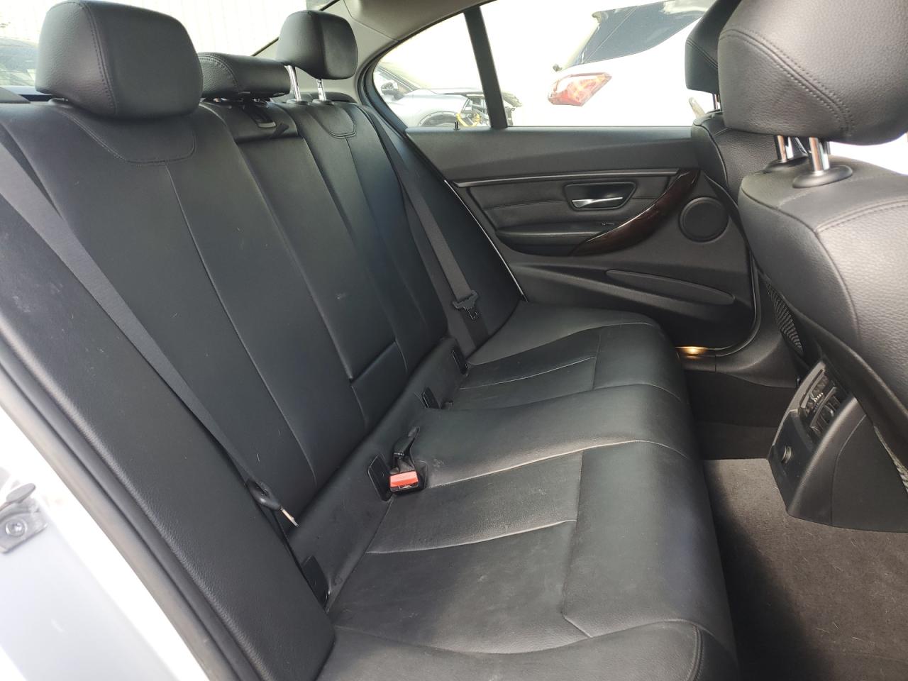 2015 BMW 3er VIN WBA3A5G53FNS89179 Copart auction photo, front end / minor dent/scratches damage thumbnail 10