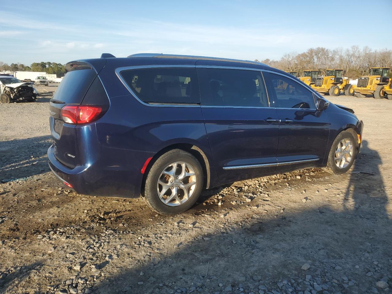 2018 Chrysler Pacifica VIN 2C4RC1GG8JR320696 Copart auction photo, front end damage thumbnail 3