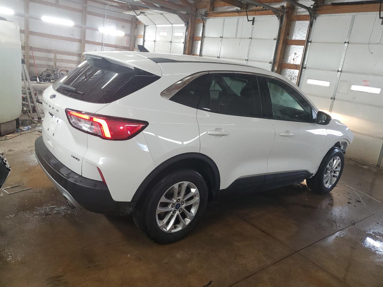 2022 Ford Escape VIN 1FMCU9G67NUB14976 Copart auction photo, front end damage thumbnail 3