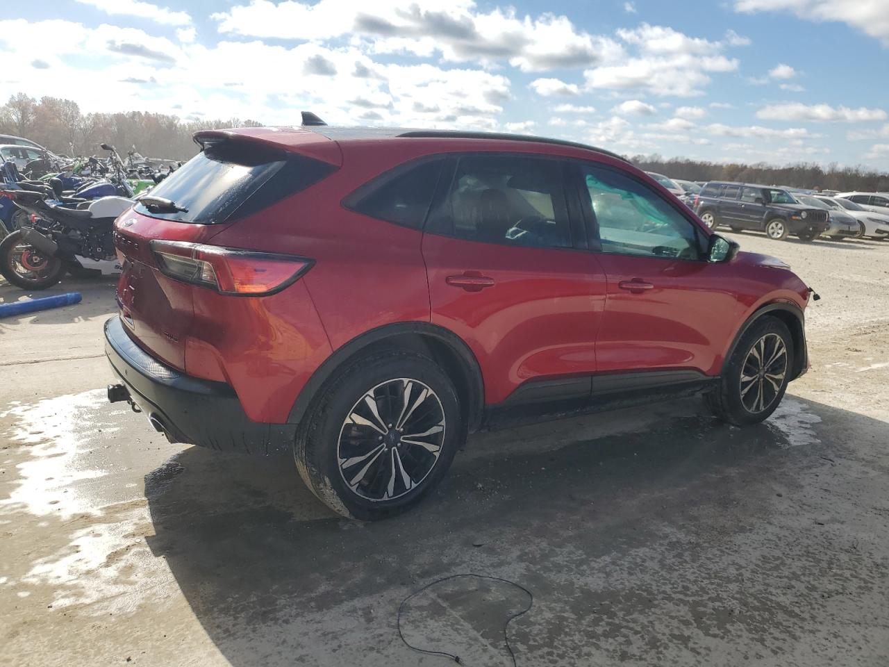 2022 Ford Escape VIN 1FMCU9H92NUB89366 Copart auction photo, front end damage thumbnail 3