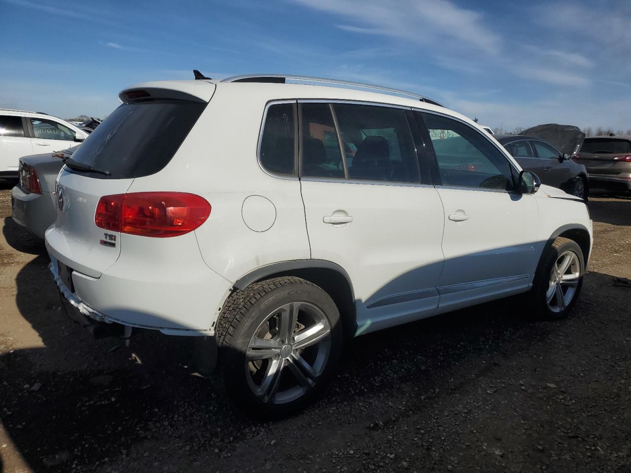 2017 Volkswagen Tiguan VIN WVGUV7AX9HW511007 Copart auction photo, rear end / front end damage thumbnail 3