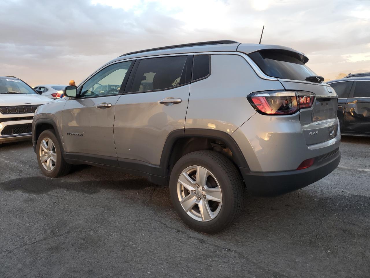 2022 Jeep Compass VIN 3C4NJDBB8NT133415 Copart auction photo, front end damage thumbnail 2