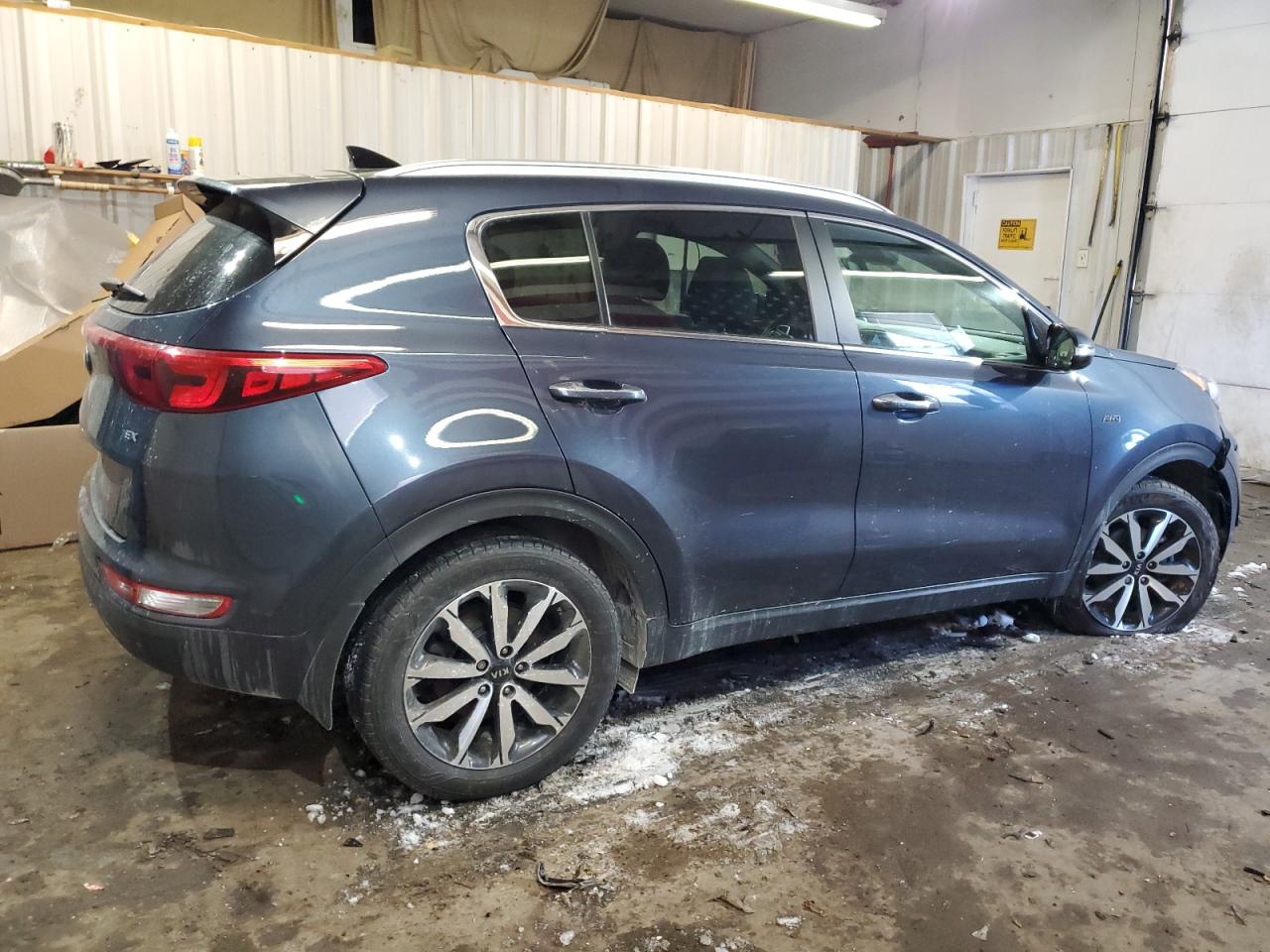 2017 KIA Sportage VIN KNDPNCAC0H7223135 Copart auction photo, front end / side damage thumbnail 3