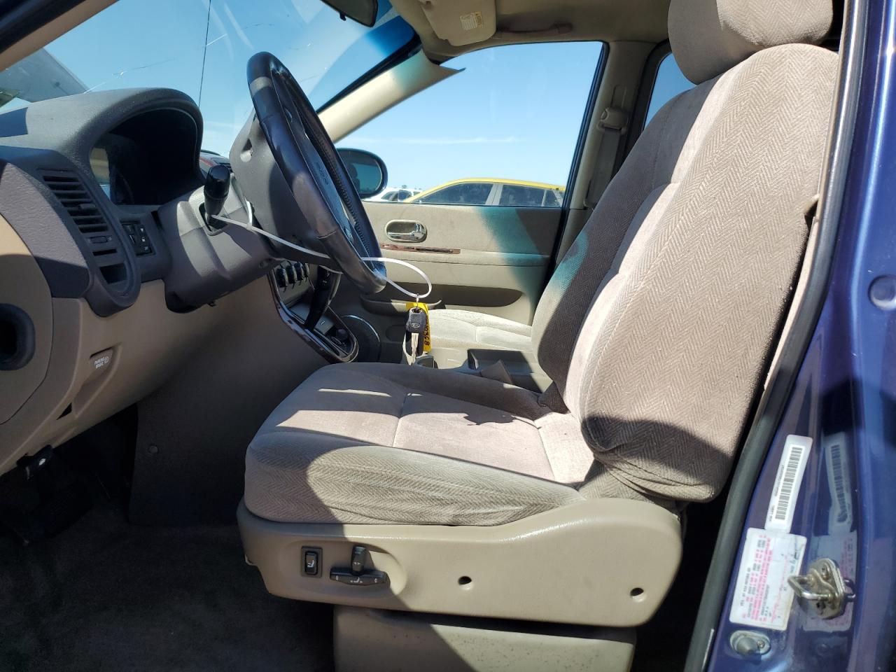 2003 KIA Sedona VIN KNDUP131736409797 Copart auction photo, front end / minor dent/scratches damage thumbnail 7