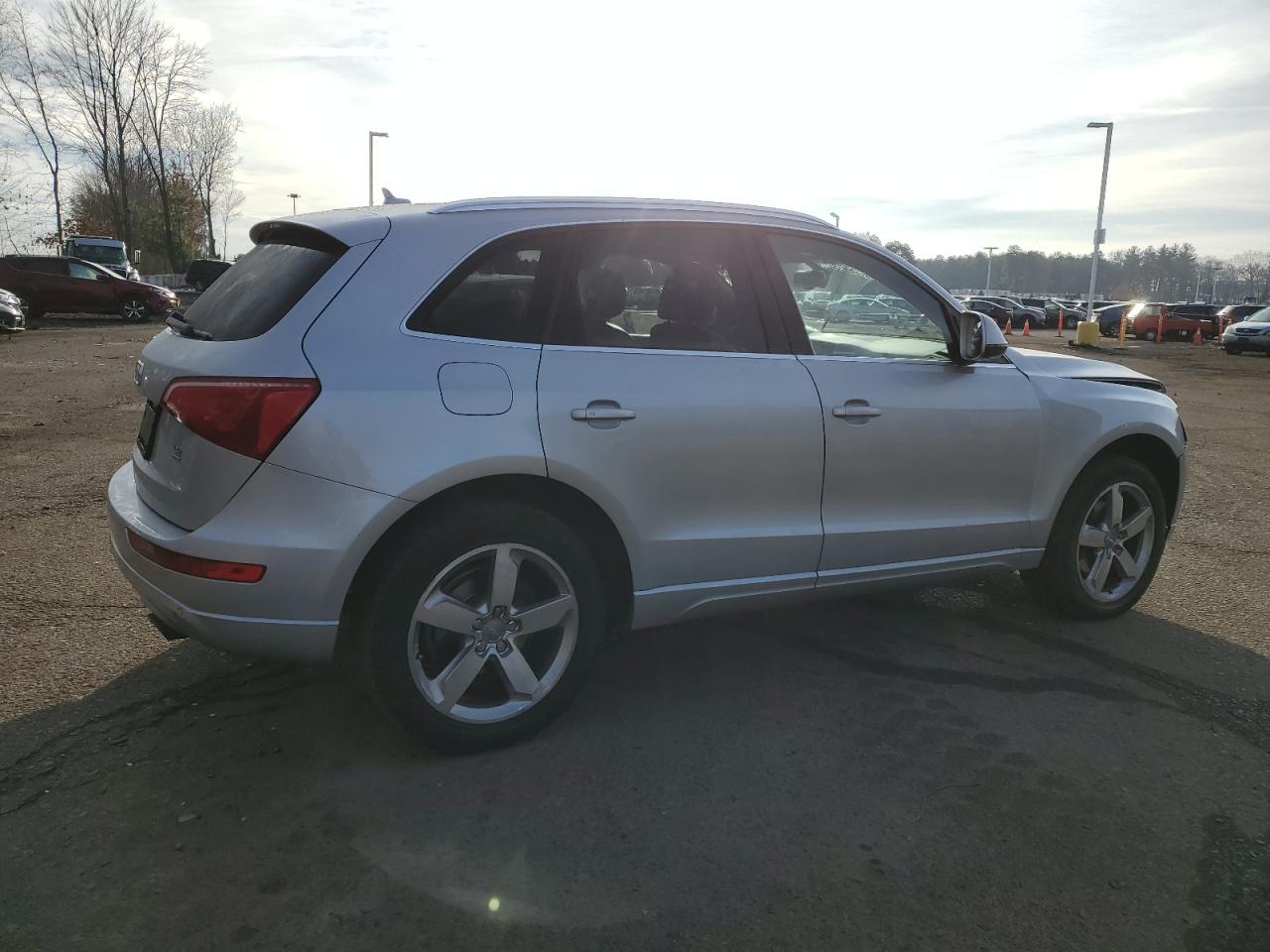 2010 Audi Q5 VIN WA1VKAFP1AA090727 Copart auction photo, front end / minor dent/scratches damage thumbnail 3