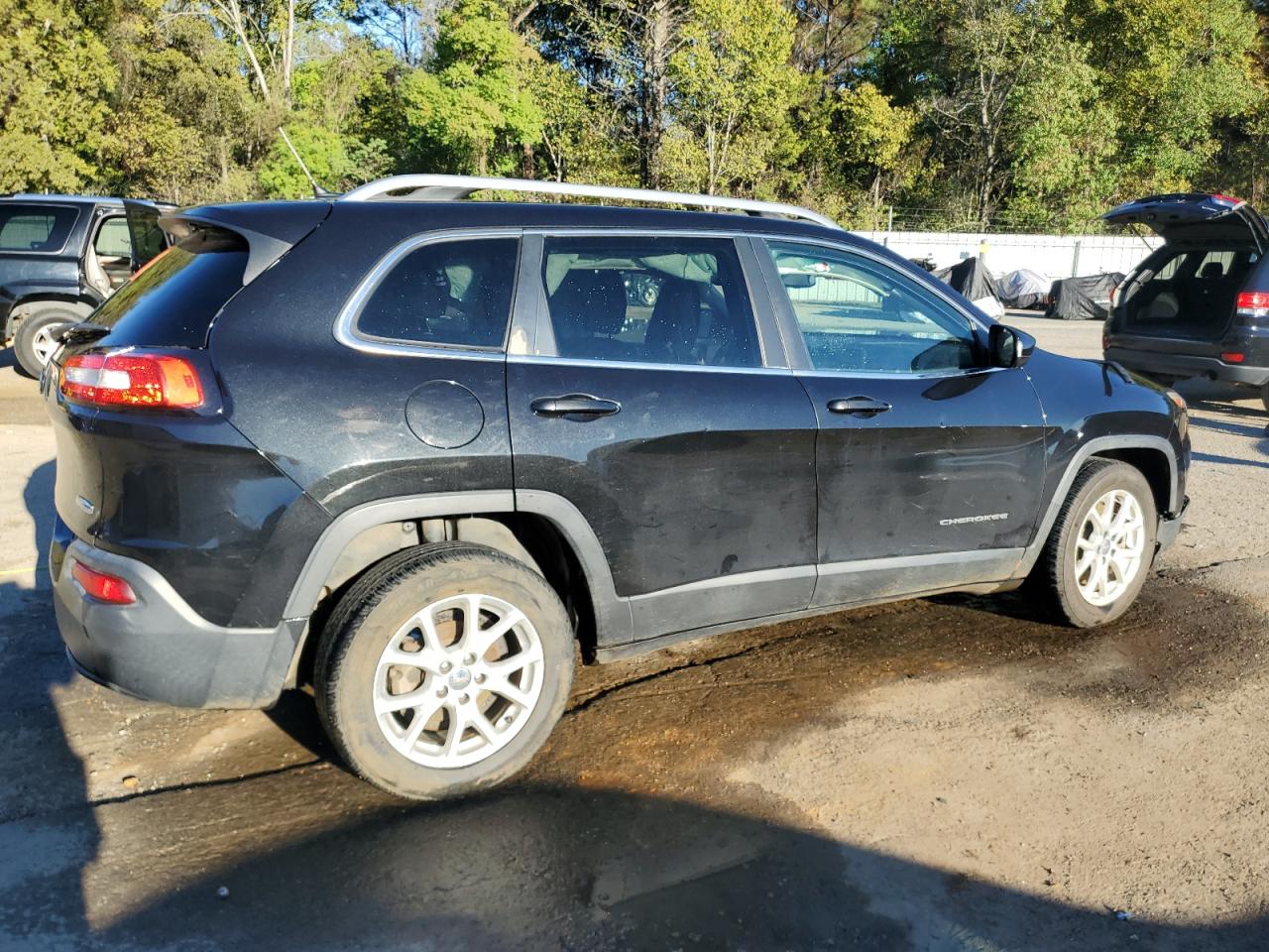 2015 Jeep Grand Cherokee VIN 1C4PJLCBXFW554047 Copart auction photo, front end damage thumbnail 3