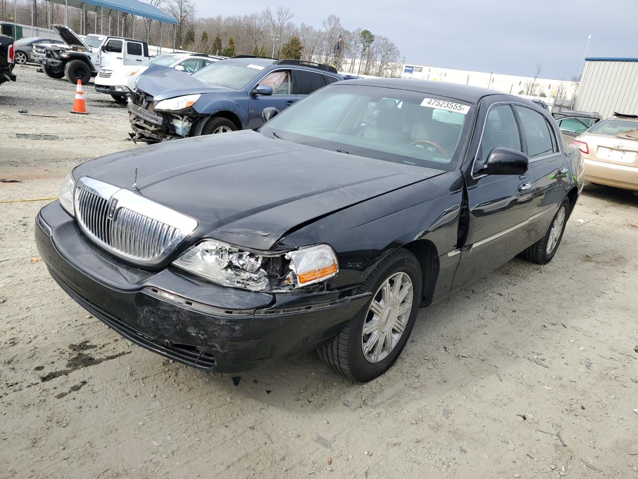2008 Lincoln Town Car VIN 2LNHM82W68X656171