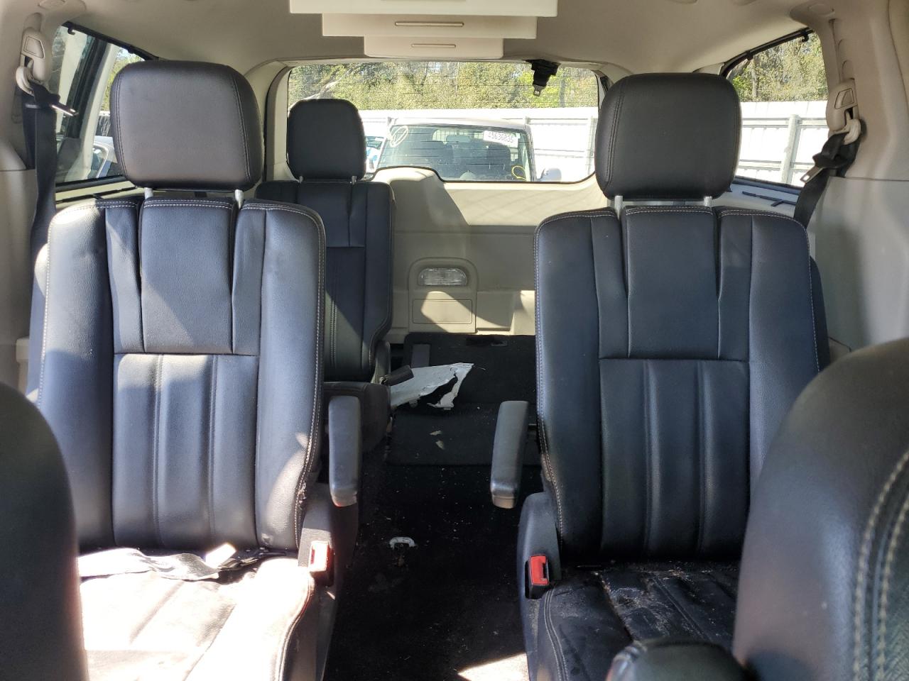 2015 Chrysler Town & Country VIN 2C4RC1BG4FR697878 Copart auction photo, front end / side damage thumbnail 10