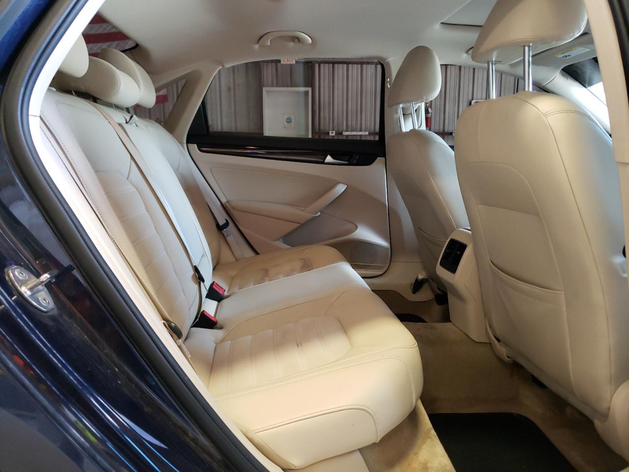 2015 Volkswagen Passat VIN 1VWCV7A39FC077972 Copart auction photo, front end damage thumbnail 10