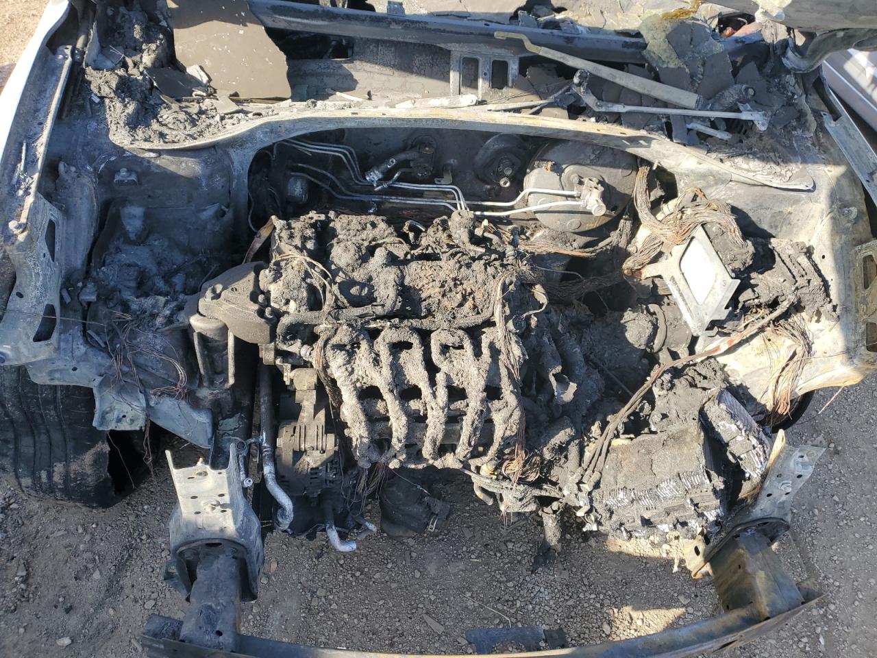 2019 Hyundai Santa Fe VIN 5NMS33AD2KH075711 Copart auction photo, burn damage thumbnail 11