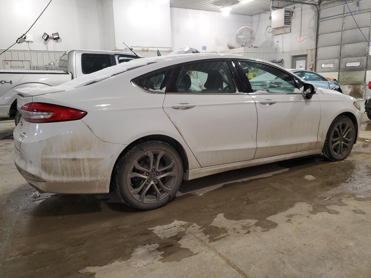 2017 Ford Fusion VIN 3FA6P0HD0HR335483 Copart auction photo, all over / minor dent/scratches damage thumbnail 3