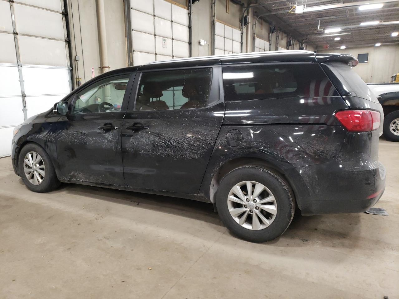 2015 KIA Sedona VIN KNDMB5C13F6049227 Copart auction photo, front end / side damage thumbnail 2