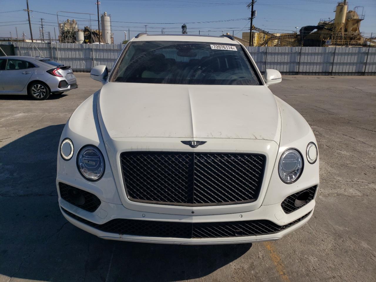 2018 Bentley Bentayga VIN SJAAC4ZV9JC020797 Copart auction photo, rear end damage thumbnail 5
