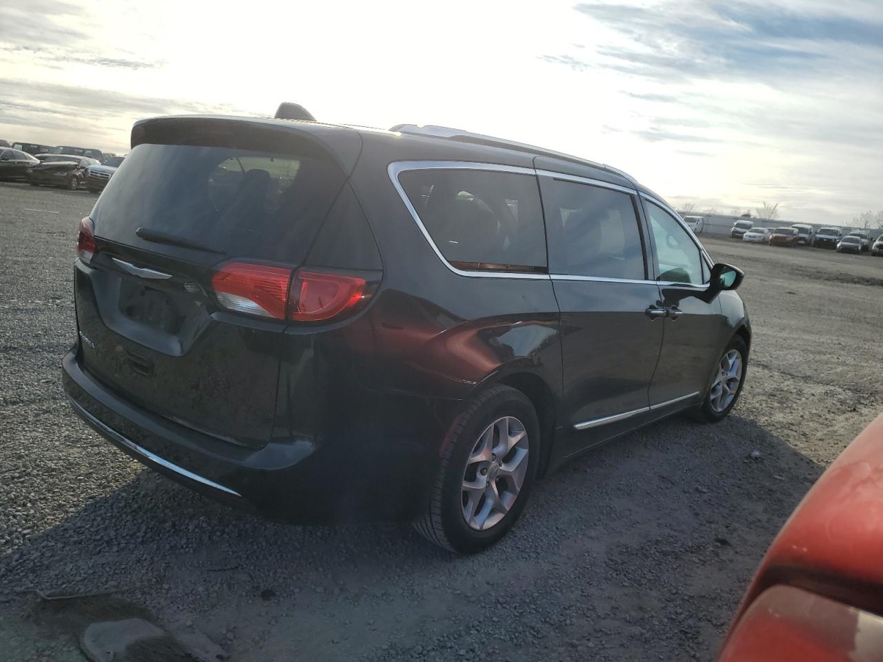 2017 Chrysler Pacifica VIN 2C4RC1EG0HR542811 Copart auction photo, front end damage thumbnail 3