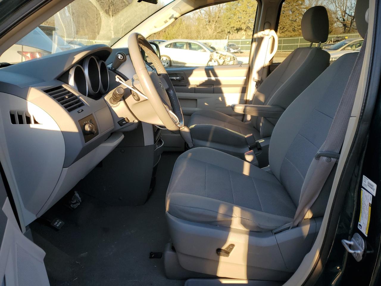 2009 Dodge Caravan VIN 2D8HN54189R538678 Copart auction photo, minor dent/scratches damage thumbnail 7