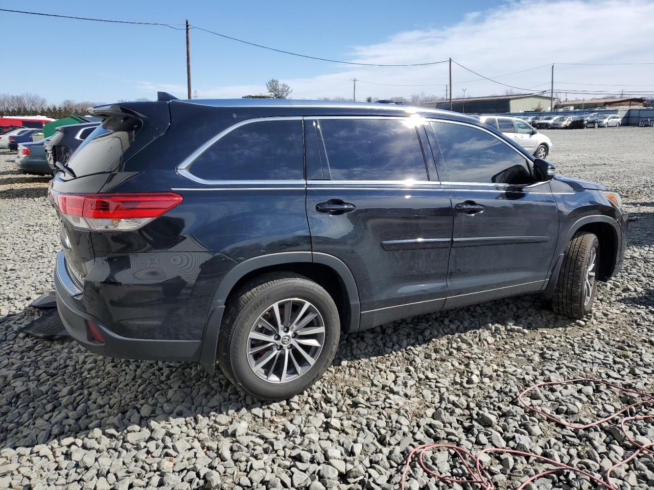 2019 Toyota Highlander VIN 5TDJZRFH4KS571177 Copart auction photo, side damage thumbnail 3