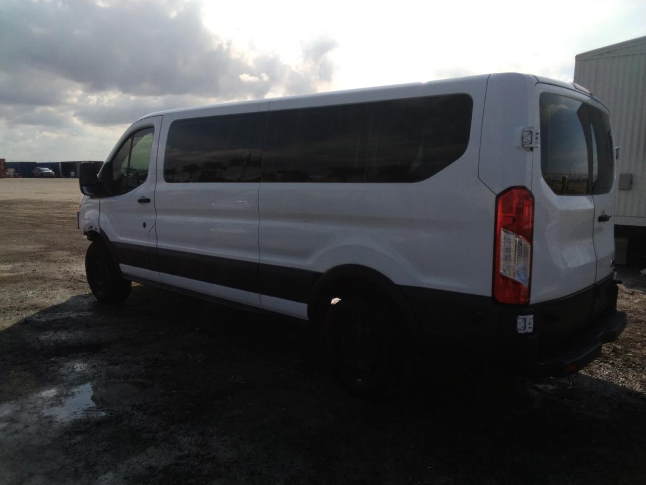 2017 Ford Transit VIN 1FBZX2ZM6HKA23422 Copart auction photo, front end damage thumbnail 2