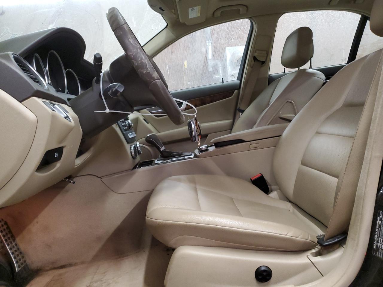 2012 Mercedes-Benz C-klasse VIN WDDGF8BBXCR194309 Copart auction photo, front end damage thumbnail 7