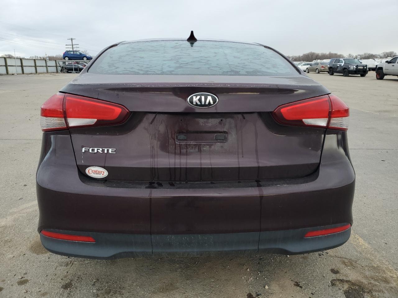 2017 KIA Forte VIN 3KPFK4A72HE042924 Copart auction photo, side / front end damage thumbnail 6
