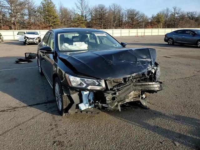 2017 Volkswagen Passat VIN 1VWBT7A38HC007531 Copart auction photo, front end / minor dent/scratches damage thumbnail 10