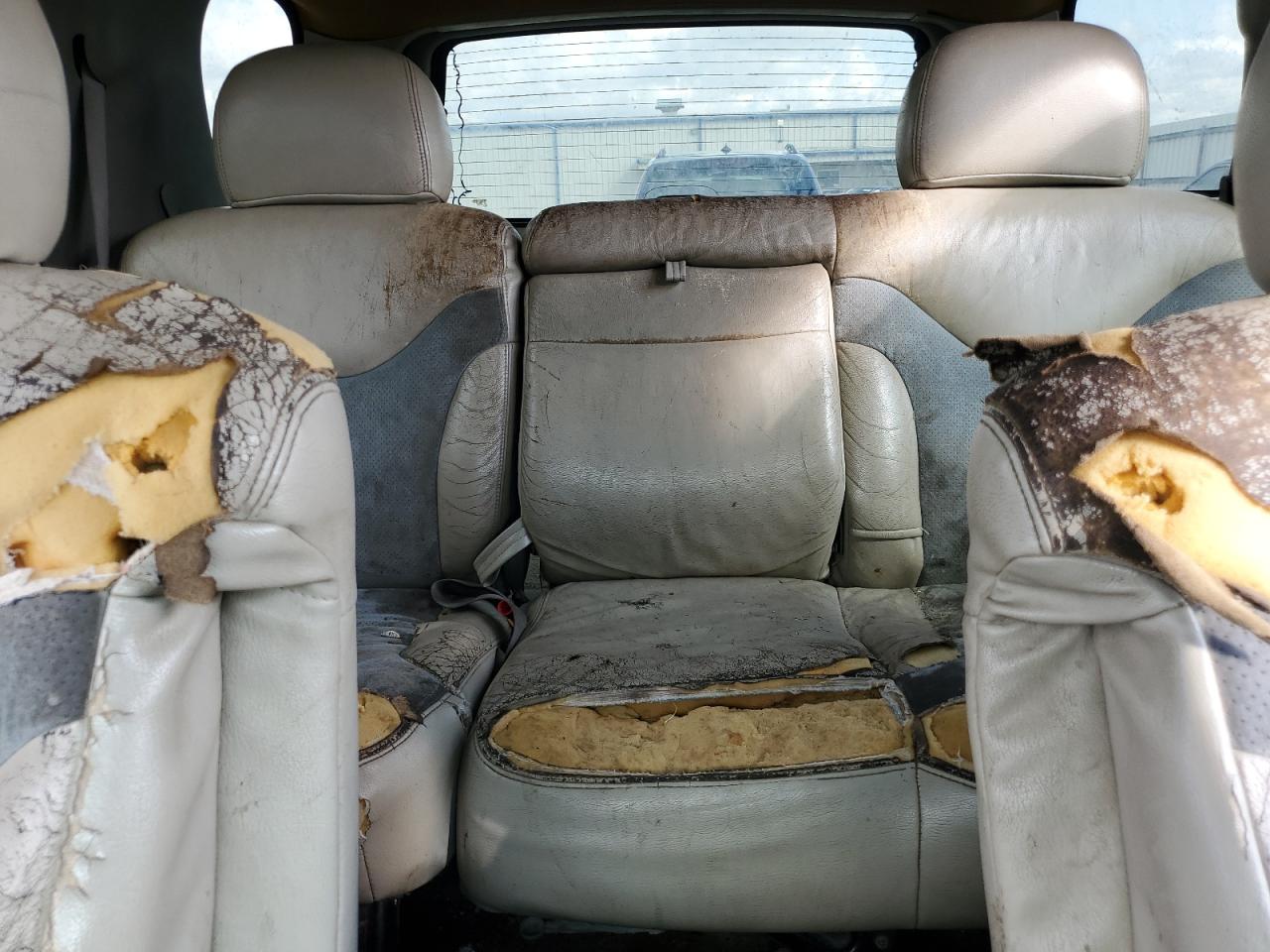 2002 GMC Yukon VIN 1GKEC13Z32R158591 Copart auction photo, side / all over damage thumbnail 10