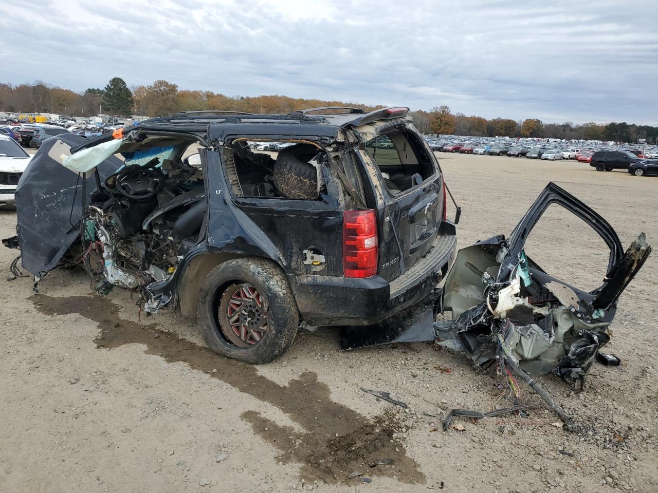 2013 Chevrolet Tahoe VIN 1GNSCBE06DR343473 Copart auction photo, all over damage thumbnail 2
