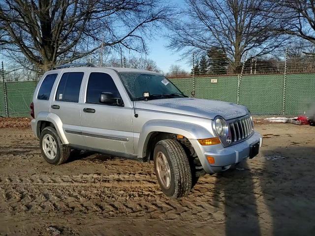 2005 Jeep Liberty (North America) VIN 1J4GL58K75W559441 Copart auction photo, rear end / minor dent/scratches damage thumbnail 11