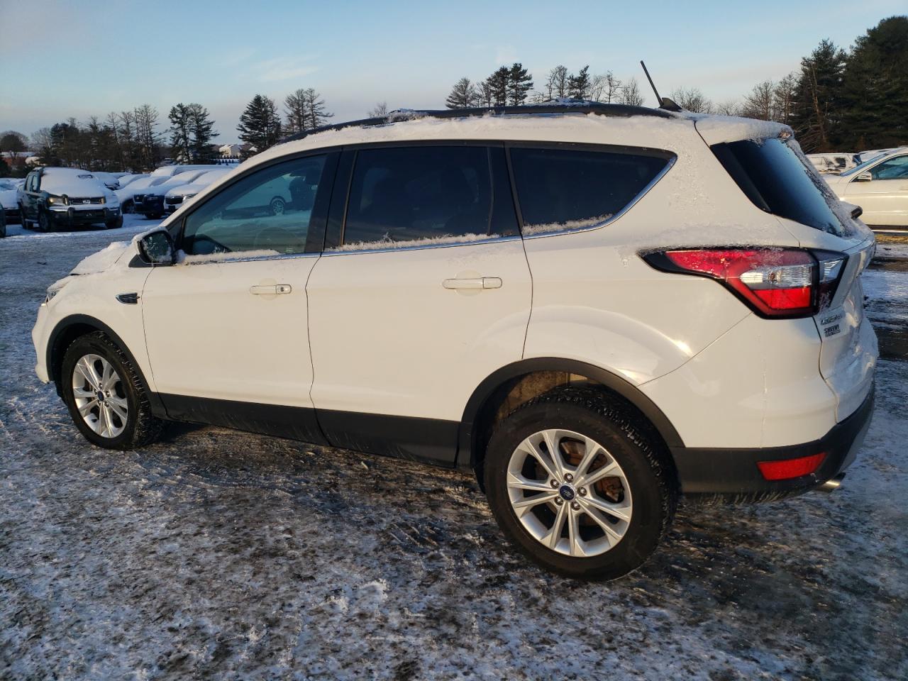 2018 Ford Escape VIN 1FMCU9HD4JUA61872 Copart auction photo, front end / minor dent/scratches damage thumbnail 2