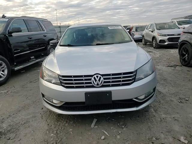2015 Volkswagen Passat VIN 1VWCV7A39FC010210 Copart auction photo, side / minor dent/scratches damage thumbnail 11