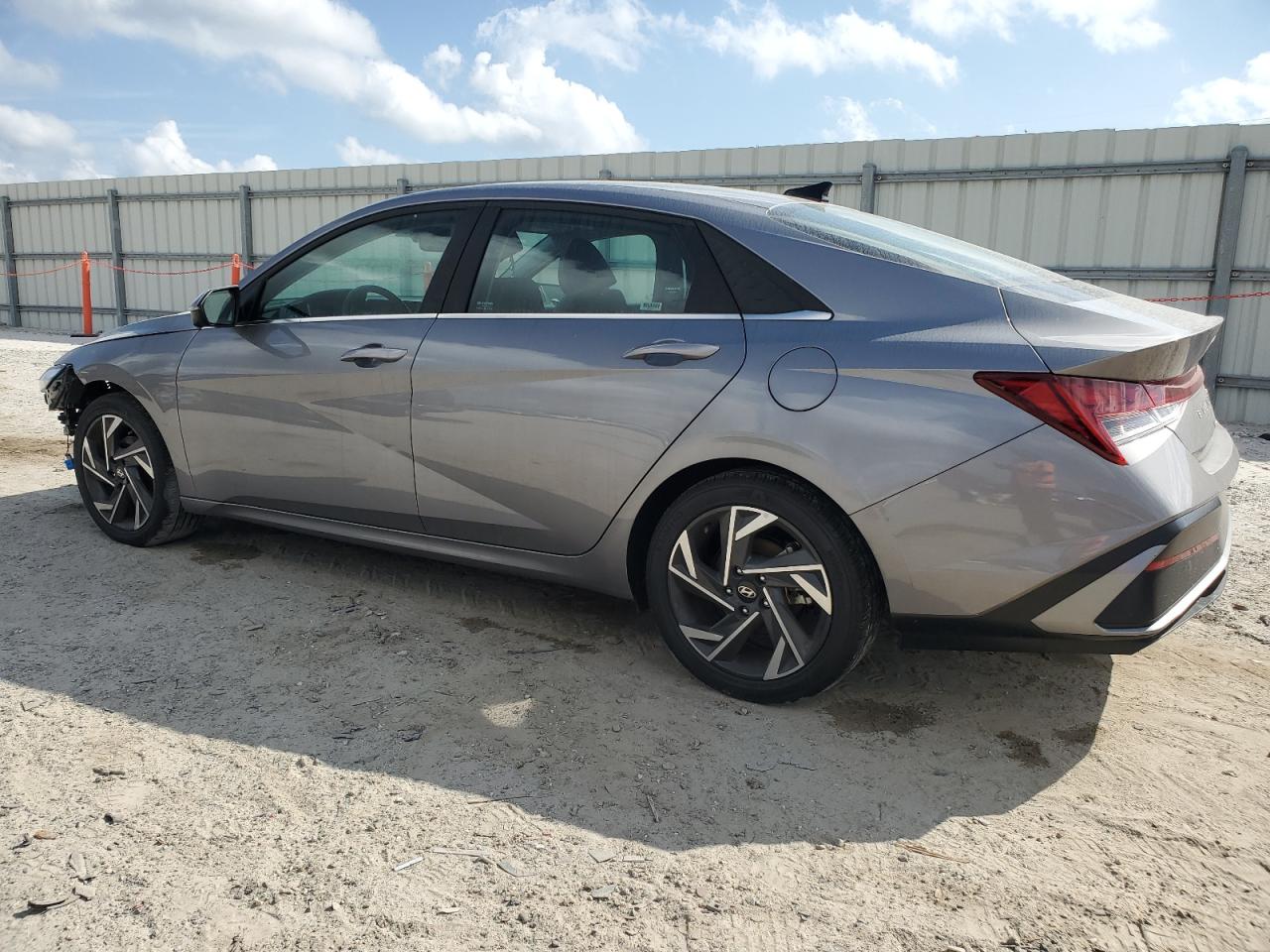 2024 Hyundai Elantra VIN KMHLP4DG2RU636122 Copart auction photo, front end / minor dent/scratches damage thumbnail 2