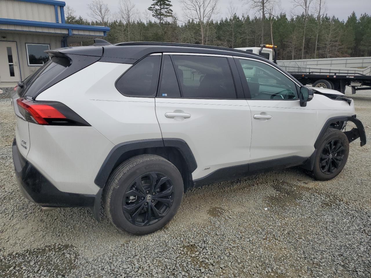 2024 Toyota RAV 4 VIN 2T3E6RFV1RW063757 Copart auction photo, front end / side damage thumbnail 3