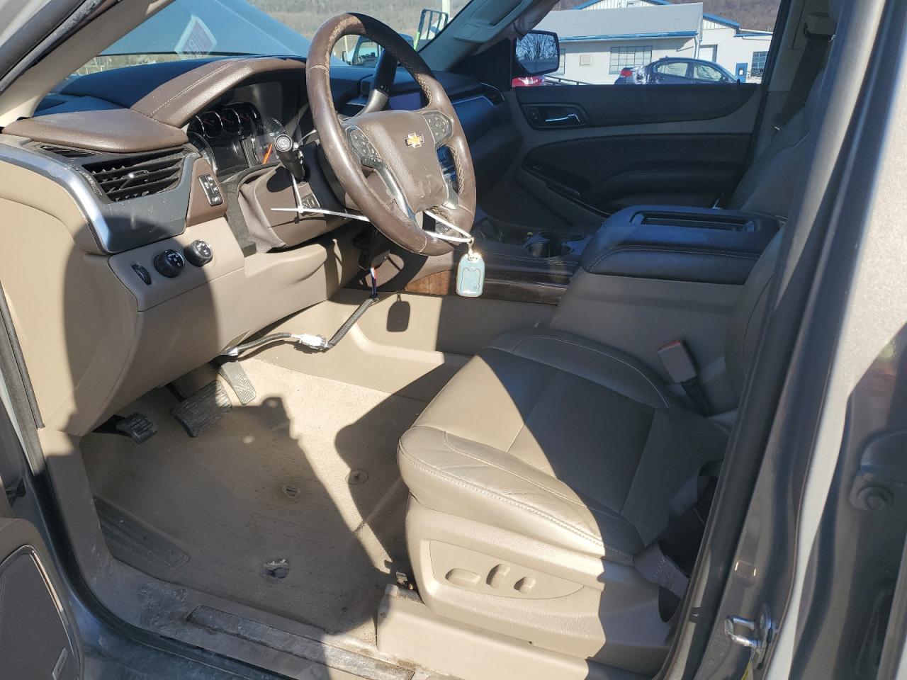 2019 Chevrolet Suburban VIN 1GNSKHKC7KR239060 Copart auction photo, side damage thumbnail 7