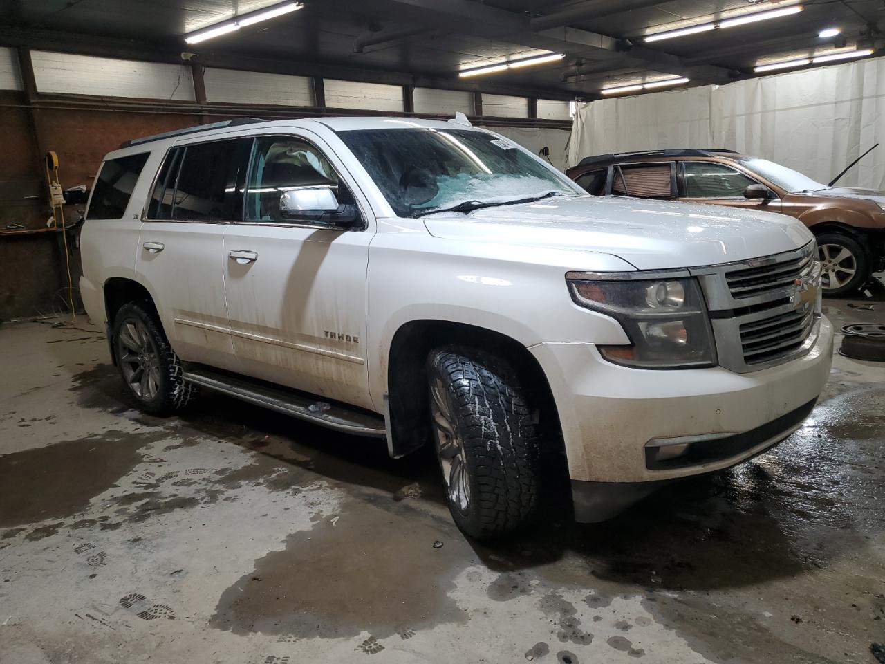 2016 Chevrolet Tahoe VIN 1GNSKCKC6GR458649 Copart auction photo, side / front end damage thumbnail 4