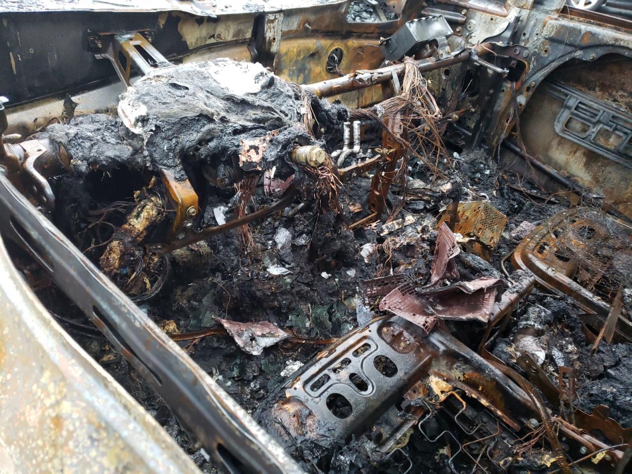 2017 KIA Sedona VIN KNDMB5C15H6229098 Copart auction photo, burn / front end damage thumbnail 8