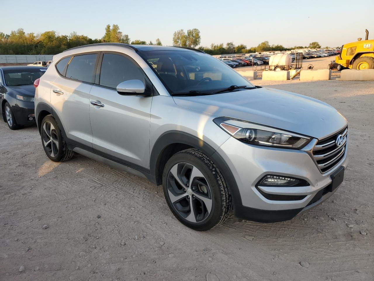 2018 Hyundai Tucson VIN KM8J3CA23JU758238 Copart auction photo, hail / minor dent/scratches damage thumbnail 4