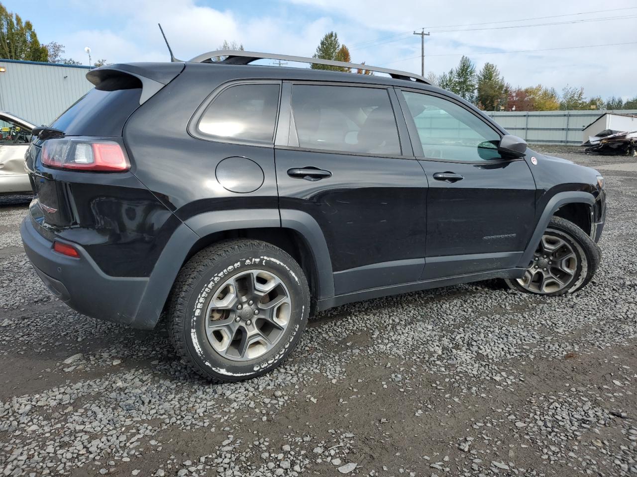 2019 Jeep Cherokee VIN 1C4PJMBX9KD400793 Copart auction photo, front end / side damage thumbnail 3