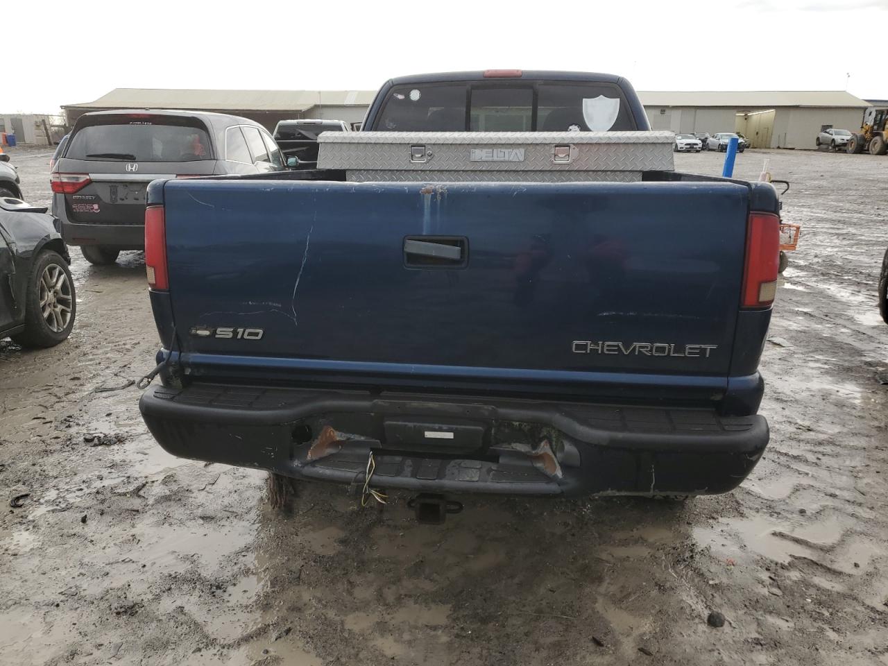 1999 Chevrolet S-10 Pickup VIN 1GCCT19WXX8153160 Copart auction photo, all over damage thumbnail 6