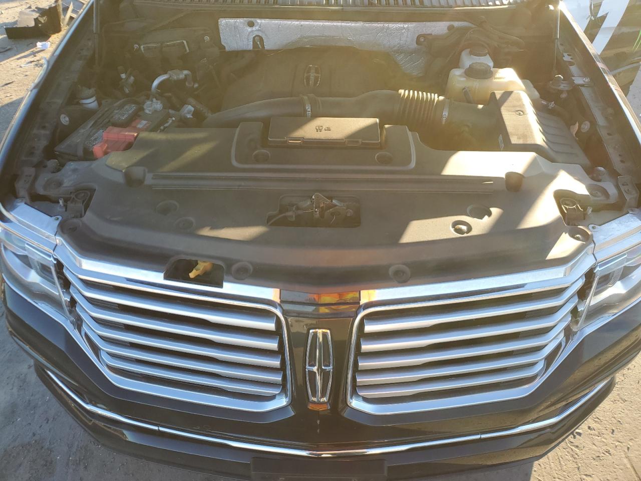 2015 Lincoln Navigator VIN 5LMJJ3JT6FEJ04914 Copart auction photo, side / rear end damage thumbnail 13