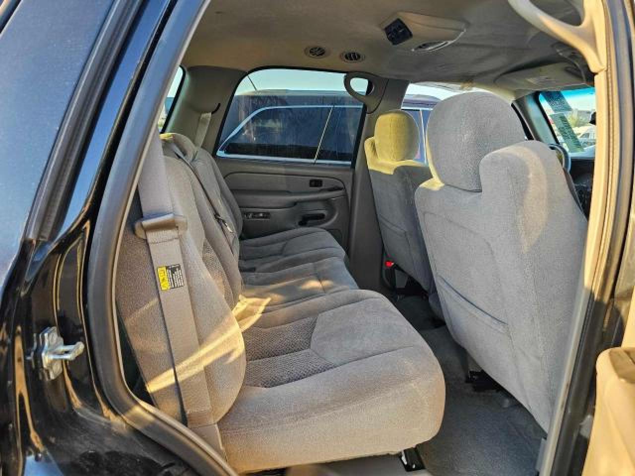 2004 Chevrolet Tahoe VIN 1GNEC13Z14R279299 Copart auction photo, minor dent/scratches / normal wear damage thumbnail 6