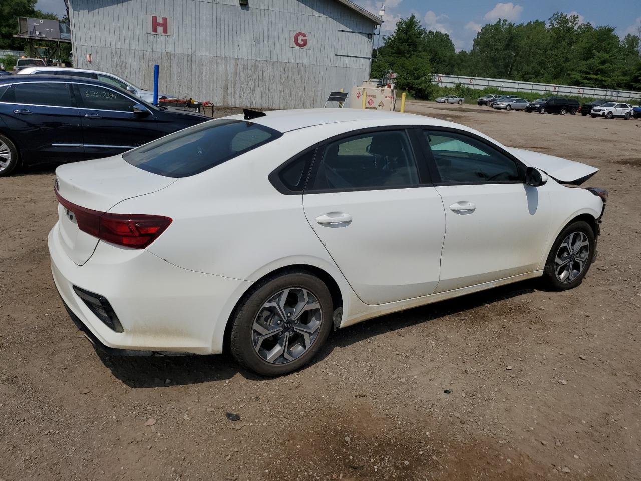 2021 KIA Forte VIN 3KPF24AD6ME392458 Copart auction photo, front end damage thumbnail 3