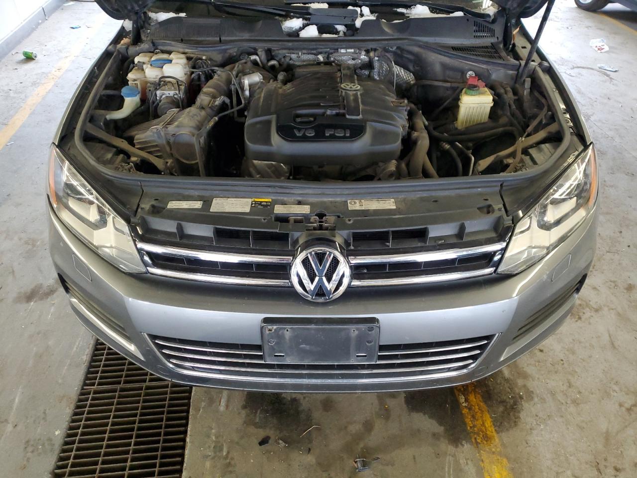 2014 Volkswagen Touareg VIN WVGEF9BP9ED006670 Copart auction photo, minor dent/scratches damage thumbnail 12
