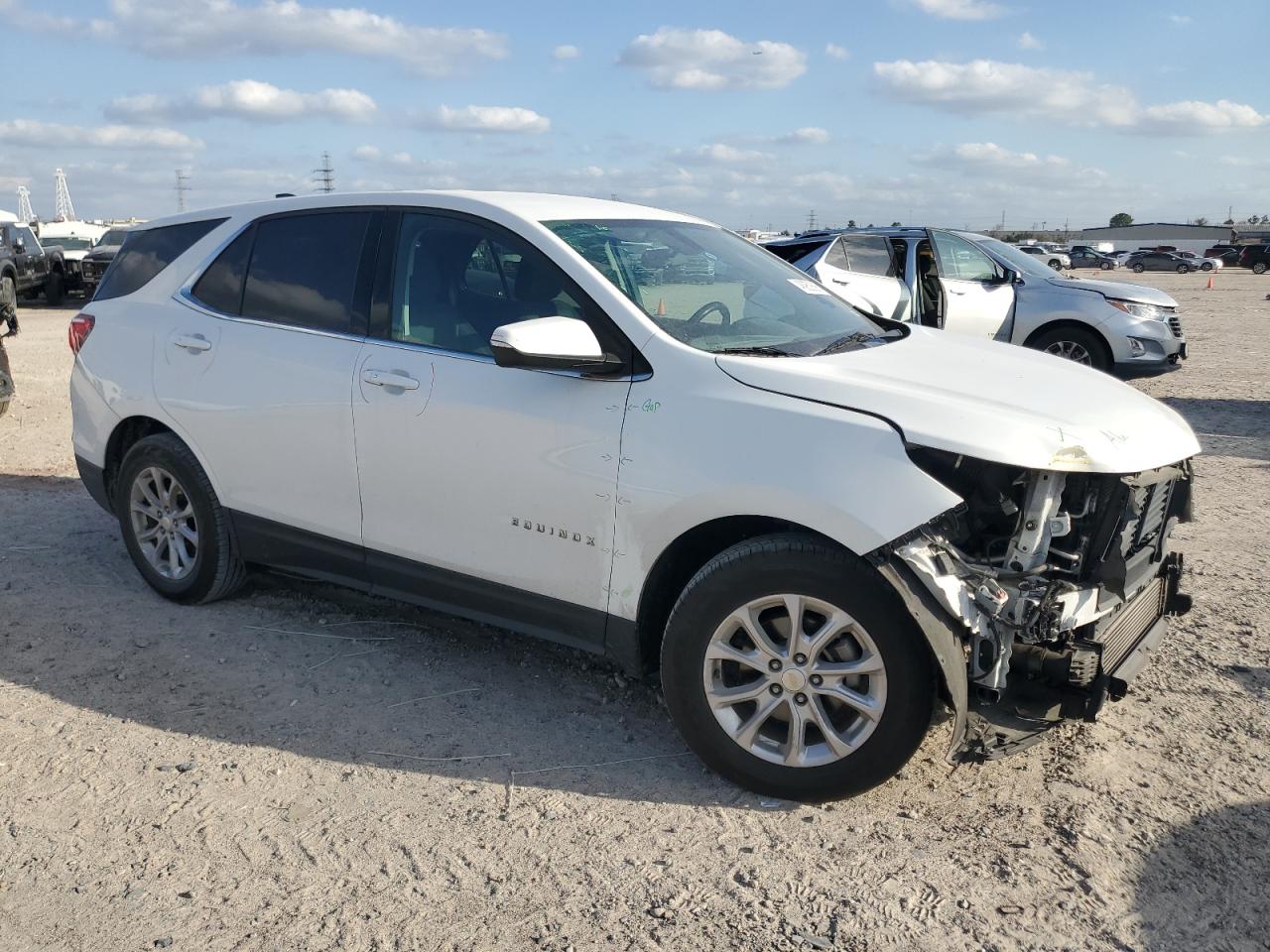2018 Chevrolet Equinox VIN 3GNAXJEV7JS569536 Copart auction photo, front end / minor dent/scratches damage thumbnail 4