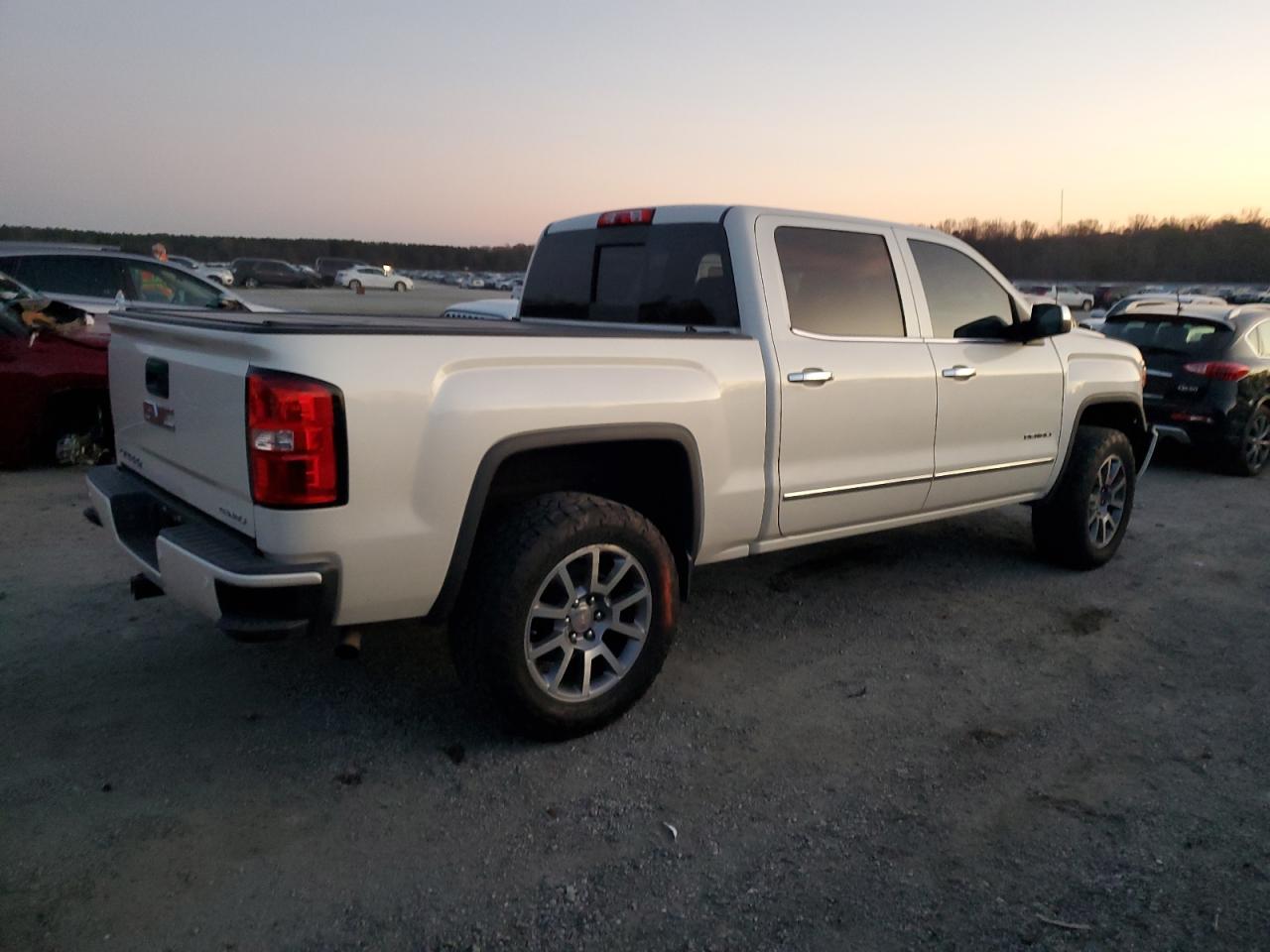 2015 GMC Sierra VIN 3GTU2WEC1FG311779 Copart auction photo, front end damage thumbnail 3
