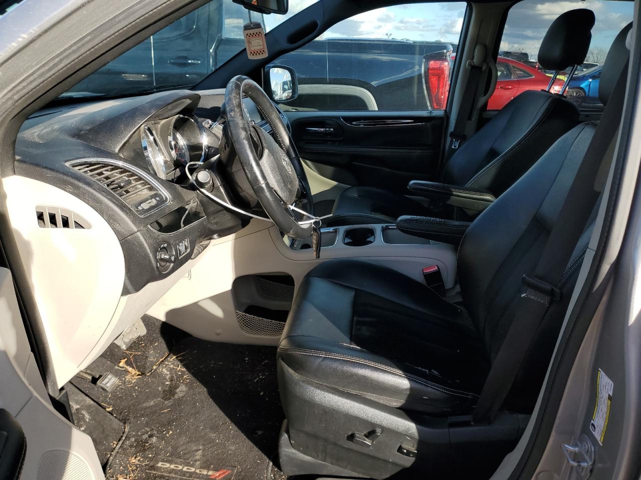 2017 Dodge Caravan VIN 2C4RDGCGXHR745983 Copart auction photo, front end / minor dent/scratches damage thumbnail 7