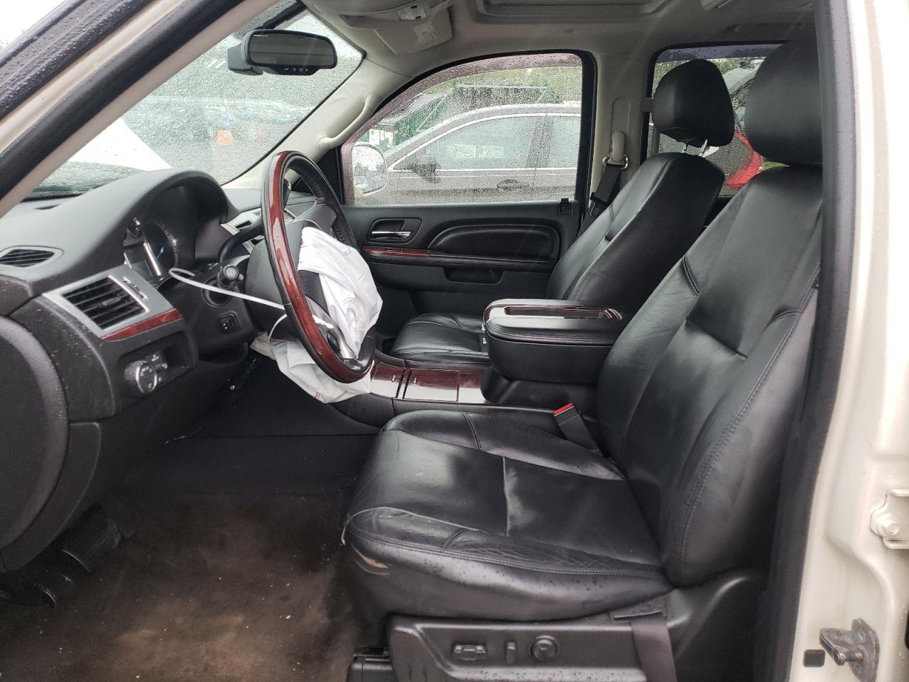 2011 Cadillac Escalade VIN 1GYS4BEF9BR357711 Copart auction photo, front end damage thumbnail 7