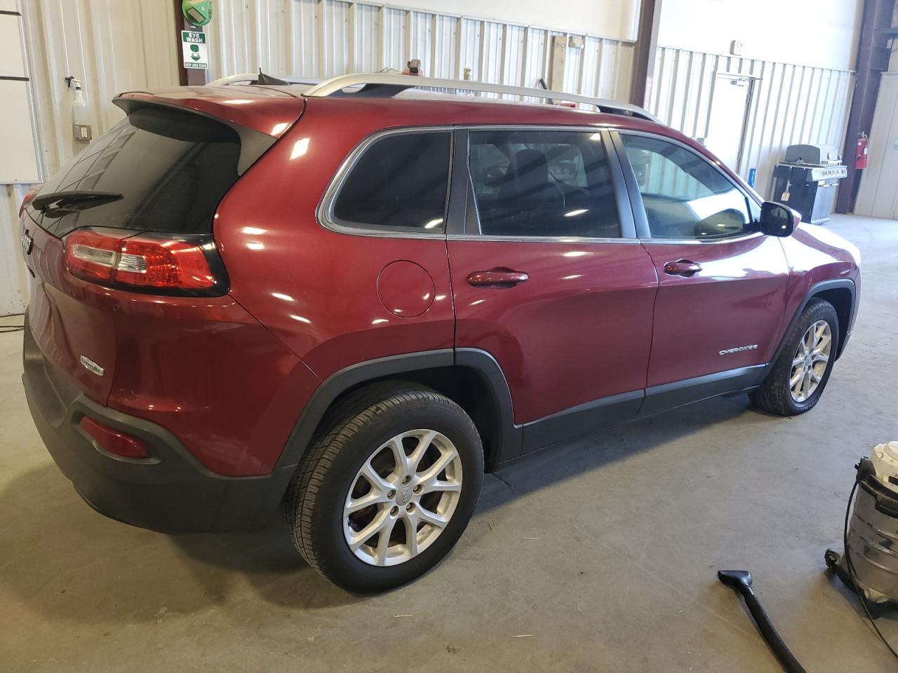 2016 Jeep Grand Cherokee VIN 1C4PJLCB4GW376640 Copart auction photo, burn - engine damage thumbnail 3