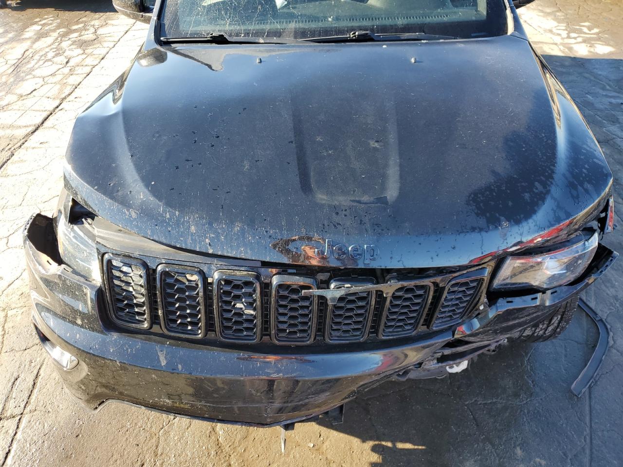 2018 Jeep Grand Cherokee VIN 1C4RJFAG4JC499856 Copart auction photo, front end / minor dent/scratches damage thumbnail 12